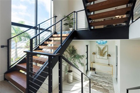 Casa en venta en Saint Petersburg, Florida, 3 dormitorios, 320.98 m2 № 2386159 - foto 15