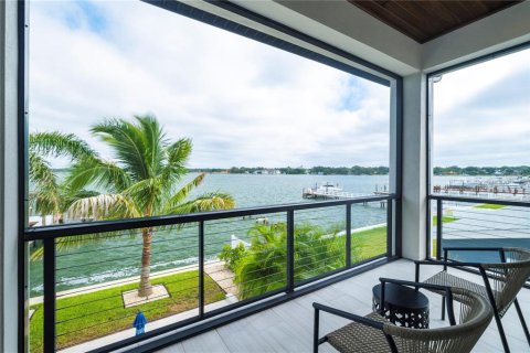 Casa en venta en Saint Petersburg, Florida, 3 dormitorios, 320.98 m2 № 2386159 - foto 28