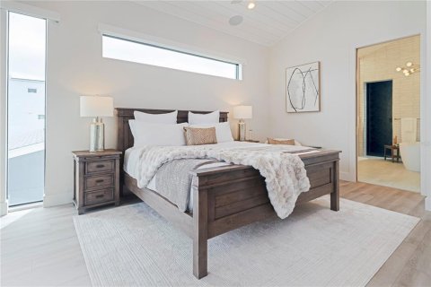 Casa en venta en Saint Petersburg, Florida, 3 dormitorios, 320.98 m2 № 2386159 - foto 26