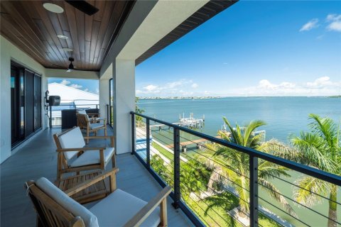 Casa en venta en Saint Petersburg, Florida, 3 dormitorios, 320.98 m2 № 2386159 - foto 4
