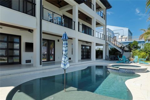 Casa en venta en Saint Petersburg, Florida, 3 dormitorios, 320.98 m2 № 2386159 - foto 11