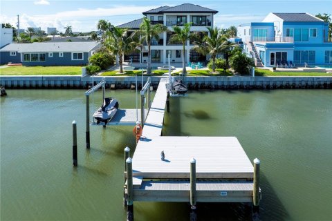 Casa en venta en Saint Petersburg, Florida, 3 dormitorios, 320.98 m2 № 2386159 - foto 6