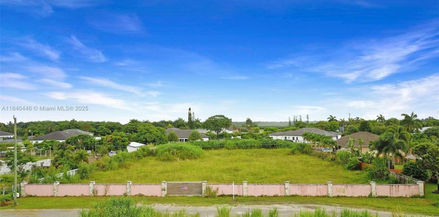 Land in Homestead, Florida № 1836801