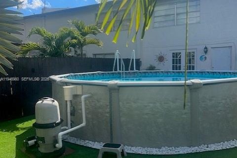 Condo in Miami, Florida, 3 bedrooms  № 2003370 - photo 3