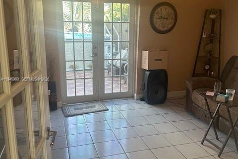 Condo in Miami, Florida, 3 bedrooms  № 2003370 - photo 10