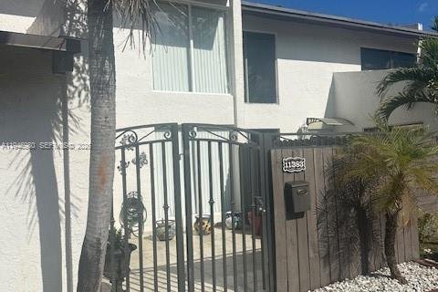 Condo in Miami, Florida, 3 bedrooms  № 2003370 - photo 2