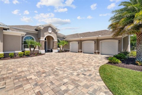Casa en venta en Palm Coast, Florida, 5 dormitorios, 392.51 m2 № 1801732 - foto 2
