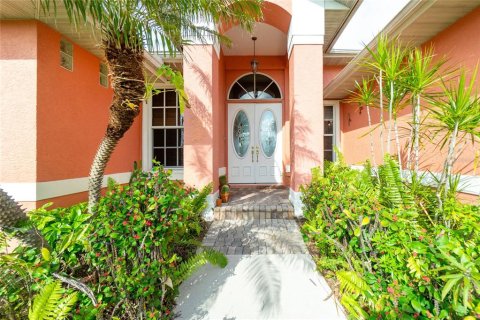 House in Port Charlotte, Florida 4 bedrooms, 258.45 sq.m. № 1581272 - photo 2