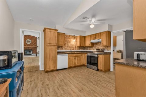 Купить виллу или дом в Порт-Шарлотт, Флорида 11 комнат, 166.85м2, № 2427558 - фото 19