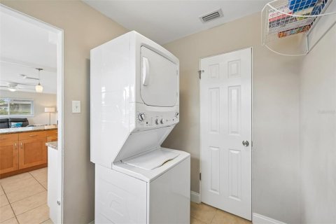 Casa en venta en Sarasota, Florida, 3 dormitorios, 106.93 m2 № 2201397 - foto 9