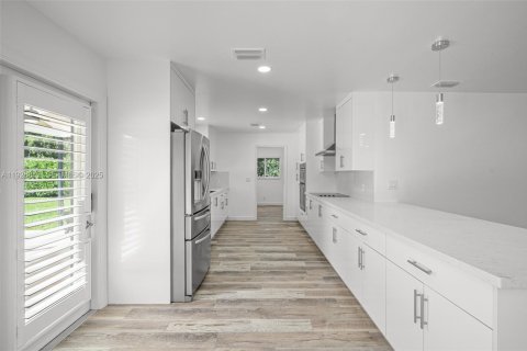 Villa ou maison à louer à Davie, Floride: 3 chambres, 164.62 m2 № 1985785 - photo 19