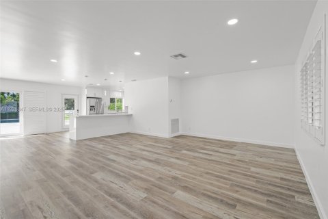 Villa ou maison à louer à Davie, Floride: 3 chambres, 164.62 m2 № 1985785 - photo 8