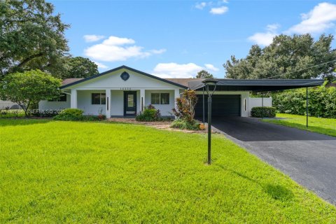 Villa ou maison à louer à Davie, Floride: 3 chambres, 164.62 m2 № 1985785 - photo 6