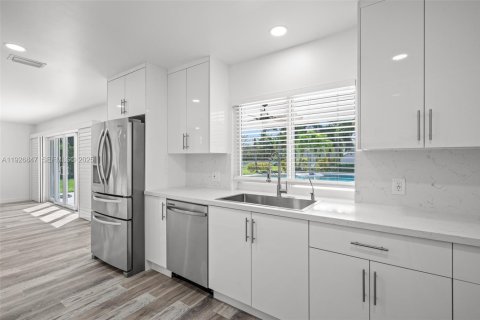 Villa ou maison à louer à Davie, Floride: 3 chambres, 164.62 m2 № 1985785 - photo 23