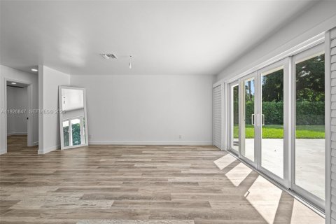 Villa ou maison à louer à Davie, Floride: 3 chambres, 164.62 m2 № 1985785 - photo 16