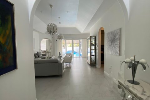 House in Boca Raton, Florida 3 bedrooms, 204.29 sq.m. № 2158172 - photo 5