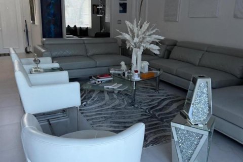 House in Boca Raton, Florida 3 bedrooms, 204.29 sq.m. № 2158172 - photo 9