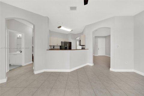 Casa en venta en Doral, Florida, 4 dormitorios, 196.77 m2 № 1467816 - foto 9