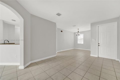Casa en venta en Doral, Florida, 4 dormitorios, 196.77 m2 № 1467816 - foto 5