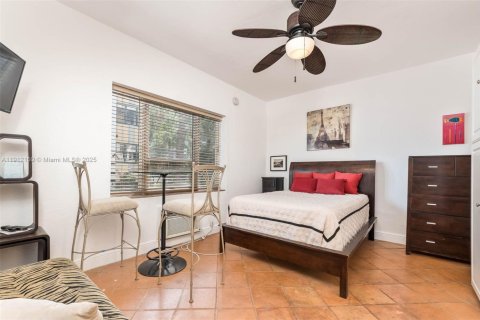 Condo in Miami Beach, Florida  № 2052760 - photo 12