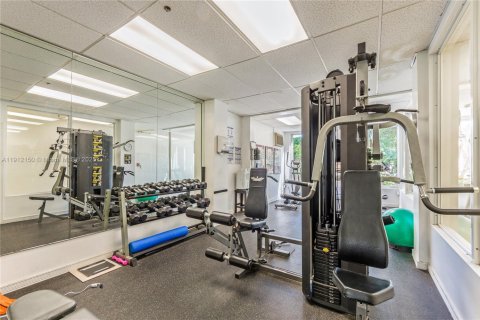 Condo in Miami Beach, Florida  № 2052760 - photo 20