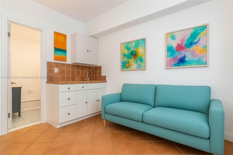 Condo in Miami Beach, Florida  № 2052760 - photo 4