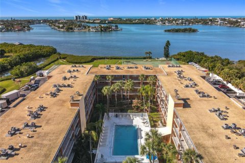 Condo in Largo, Florida, 1 bedroom  № 2232626 - photo 19