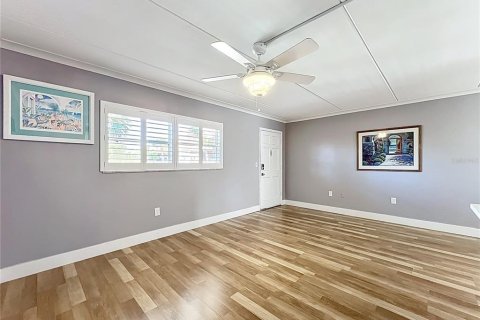 Condo in Largo, Florida, 1 bedroom  № 2232626 - photo 6