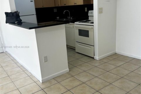 Condo in Hialeah, Florida, 1 bedroom  № 2011460 - photo 16