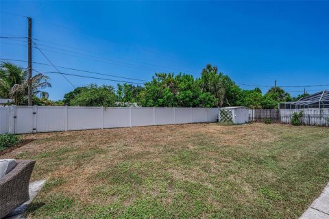 House in Saint Petersburg, Florida 3 bedrooms, 113.99 sq.m. № 2151600 - photo 29
