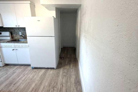 Apartment in Miami, Florida 2 bedrooms, 66.15 sq.m. № 2028187 - photo 8