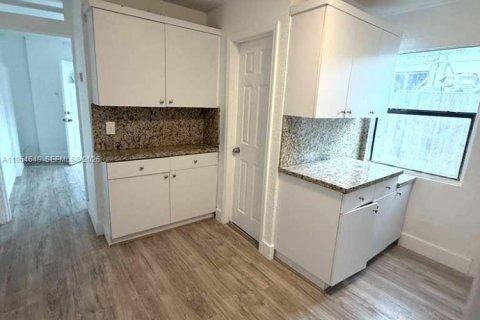 Apartment in Miami, Florida 2 bedrooms, 66.15 sq.m. № 2028187 - photo 6