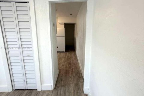 Apartment in Miami, Florida 2 bedrooms, 66.15 sq.m. № 2028187 - photo 12