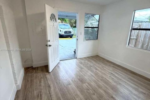 Apartment in Miami, Florida 2 bedrooms, 66.15 sq.m. № 2028187 - photo 2