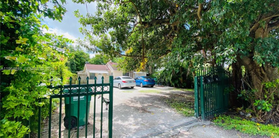 Apartment in Miami, Florida 2 bedrooms, 66.15 sq.m. № 2028187