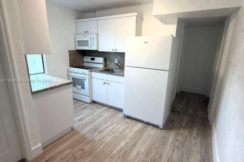 Apartment in Miami, Florida 2 bedrooms, 66.15 sq.m. № 2028187 - photo 7