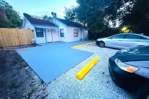 Apartment in Miami, Florida 2 bedrooms, 66.15 sq.m. № 2028187 - photo 22