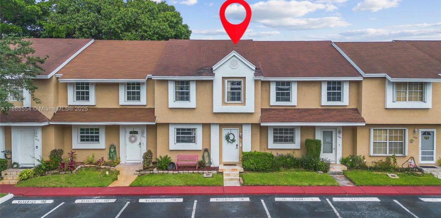 Таунхаус в Тамарак, Флорида 3 спальни, 133.78м2 № 1895897