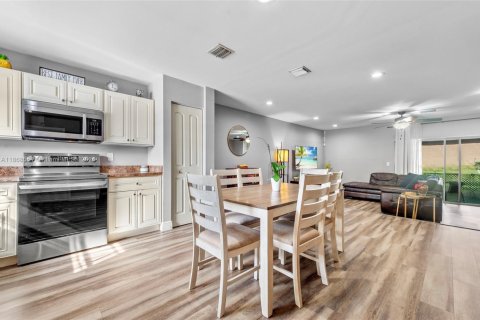 Купить таунхаус в Тамарак, Флорида 3 спальни, 133.78м2, № 1895897 - фото 7