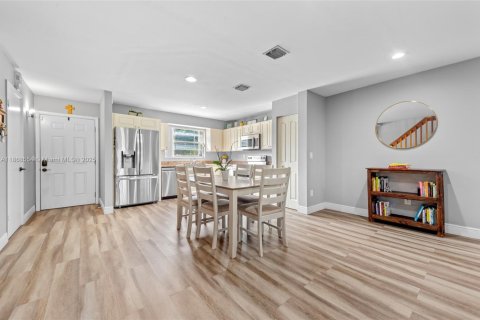 Купить таунхаус в Тамарак, Флорида 3 спальни, 133.78м2, № 1895897 - фото 10