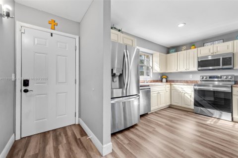 Купить таунхаус в Тамарак, Флорида 3 спальни, 133.78м2, № 1895897 - фото 5