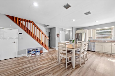 Купить таунхаус в Тамарак, Флорида 3 спальни, 133.78м2, № 1895897 - фото 9