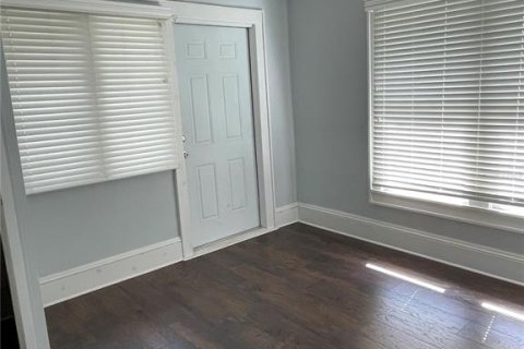 Propiedad comercial en alquiler en Orlando, Florida, 177.44 m2 № 2097527 - foto 11