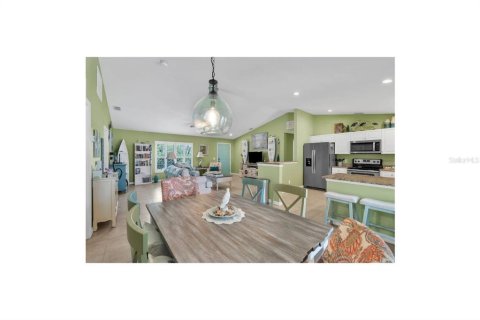 Villa ou maison à louer à Englewood, Floride: 3 chambres, 149.39 m2 № 2380567 - photo 4