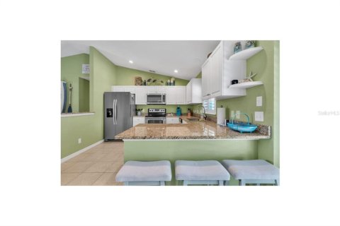 Villa ou maison à louer à Englewood, Floride: 3 chambres, 149.39 m2 № 2380567 - photo 2