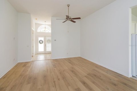 Villa ou maison à vendre à Tavares, Floride: 3 chambres, 148.18 m2 № 2296284 - photo 4