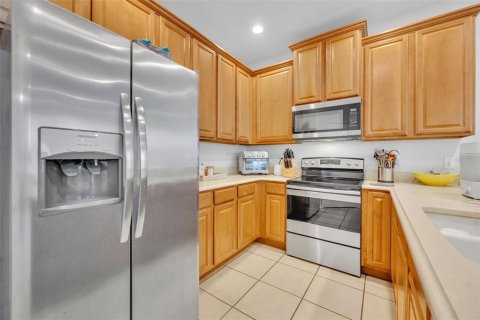 Townhouse in Winter Springs, Florida 3 bedrooms, 177.81 sq.m. № 1827652 - photo 23
