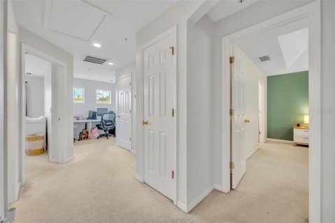 Townhouse in Winter Springs, Florida 3 bedrooms, 177.81 sq.m. № 1827652 - photo 28