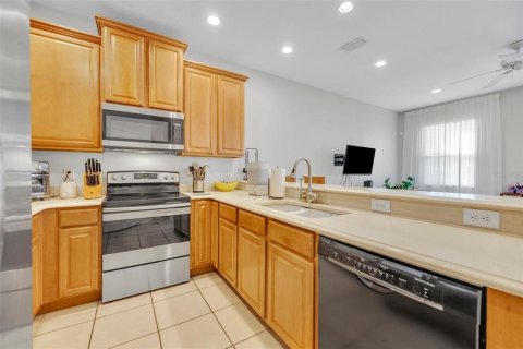 Townhouse in Winter Springs, Florida 3 bedrooms, 177.81 sq.m. № 1827652 - photo 22