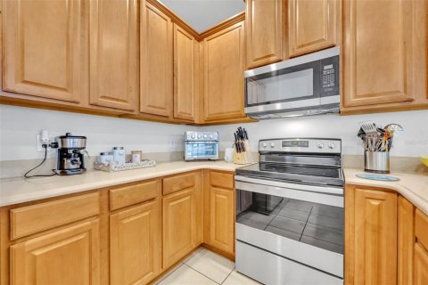 Townhouse in Winter Springs, Florida 3 bedrooms, 177.81 sq.m. № 1827652 - photo 24